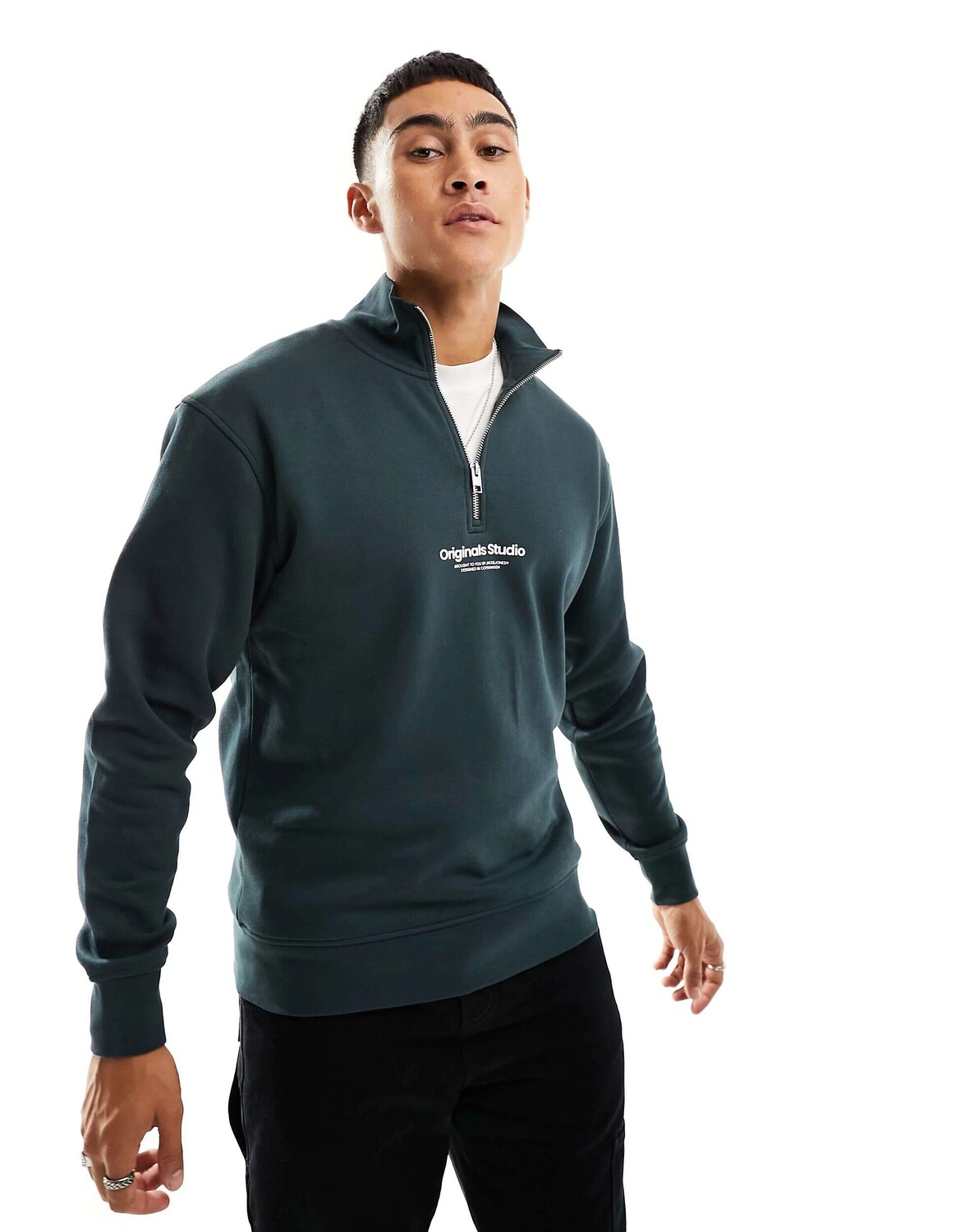 

Зеленый свитер с молнией 1/4 и центральным логотипом Jack & Jones