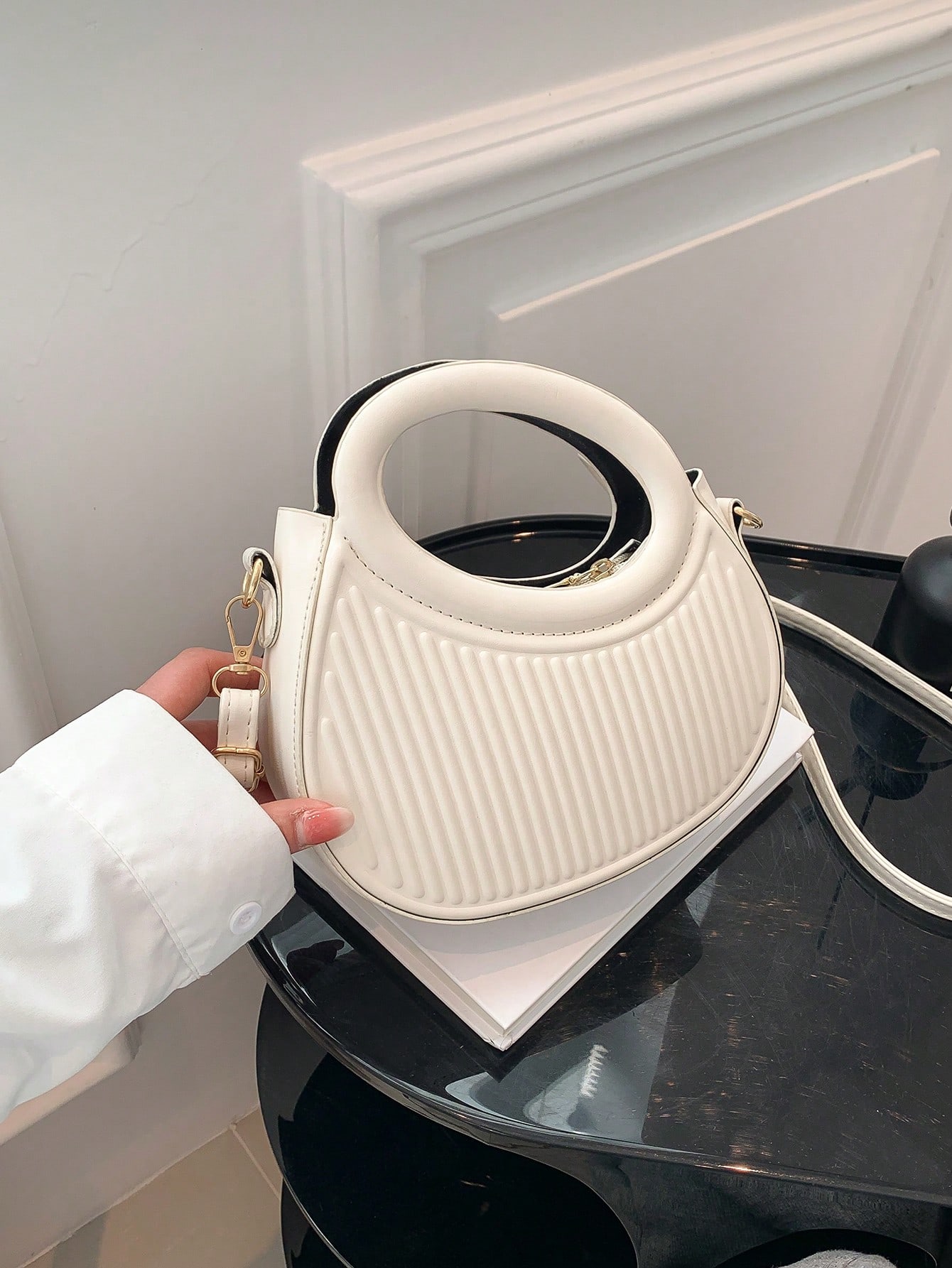 Модный черный нишевый дизайн Французская нежная леди, белый новая сумка через плечо женская сумка нишевая губчатая сумка margiela многофункциональная наплечная сумка на плечо с полумесяцем