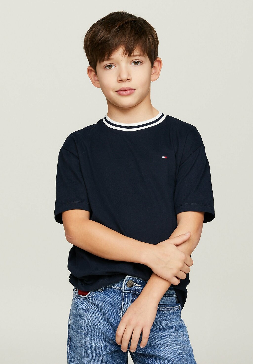 

Базовая футболка Tommy Hilfiger, темно-синий