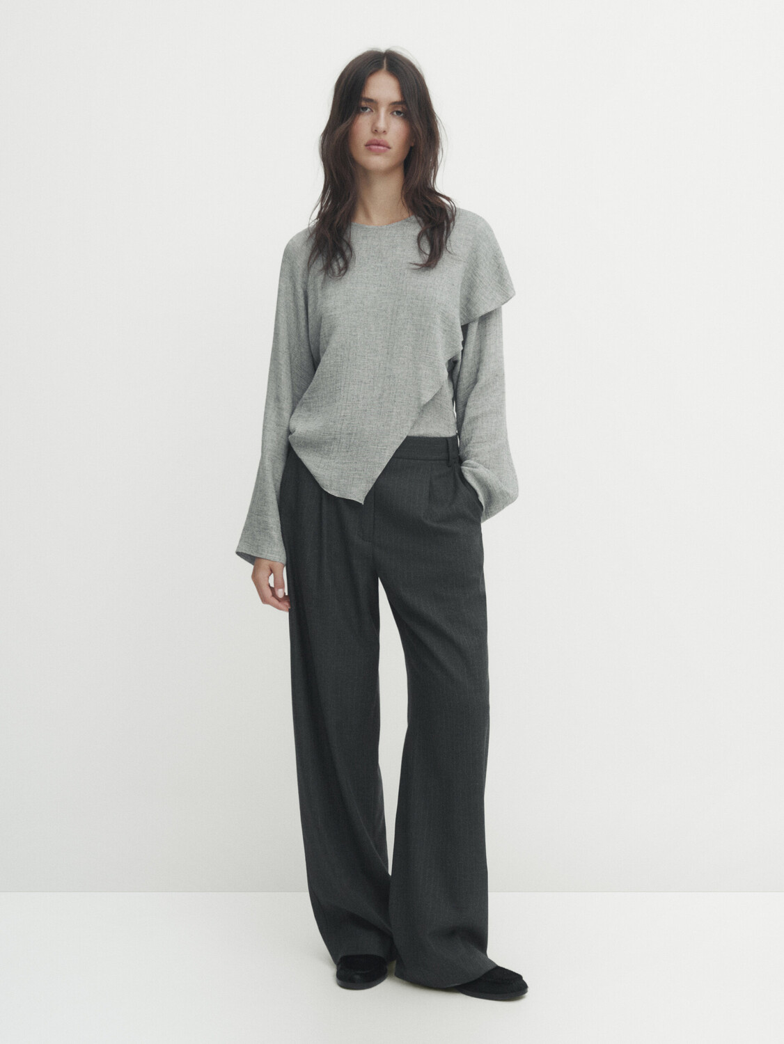 

Брюки-джоггеры в странственную полоску Massimo Dutti, серый