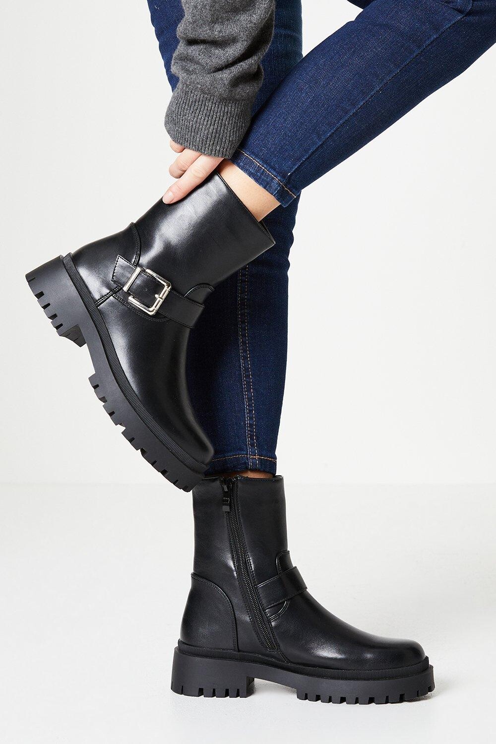 

Faith: ботильоны Kennedy с массивной пряжкой Dorothy Perkins, черный