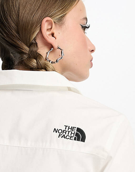 

Белая укороченная рубашка свободного кроя The North Face NSE