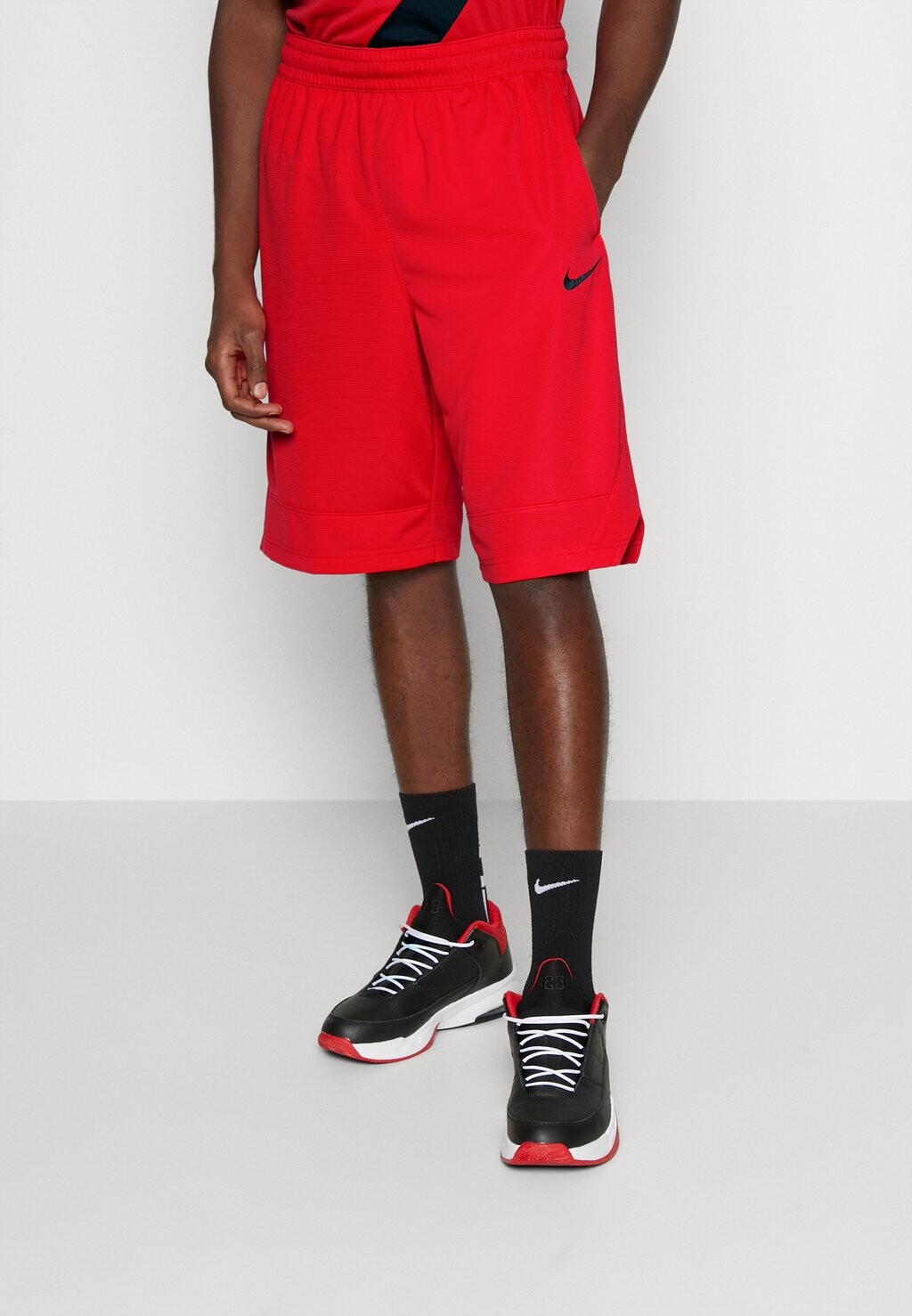 

Спортивные шорты Nike