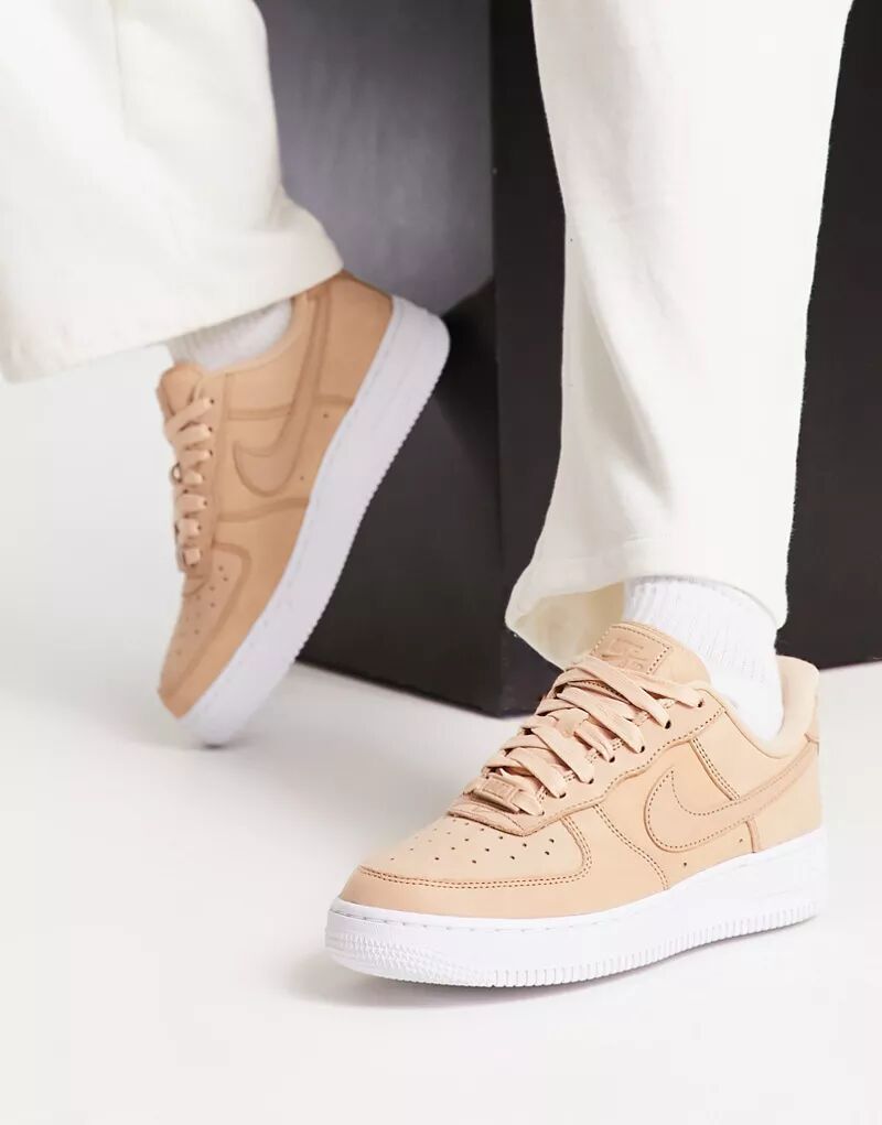 Светло-коричневые кроссовки Nike AF1