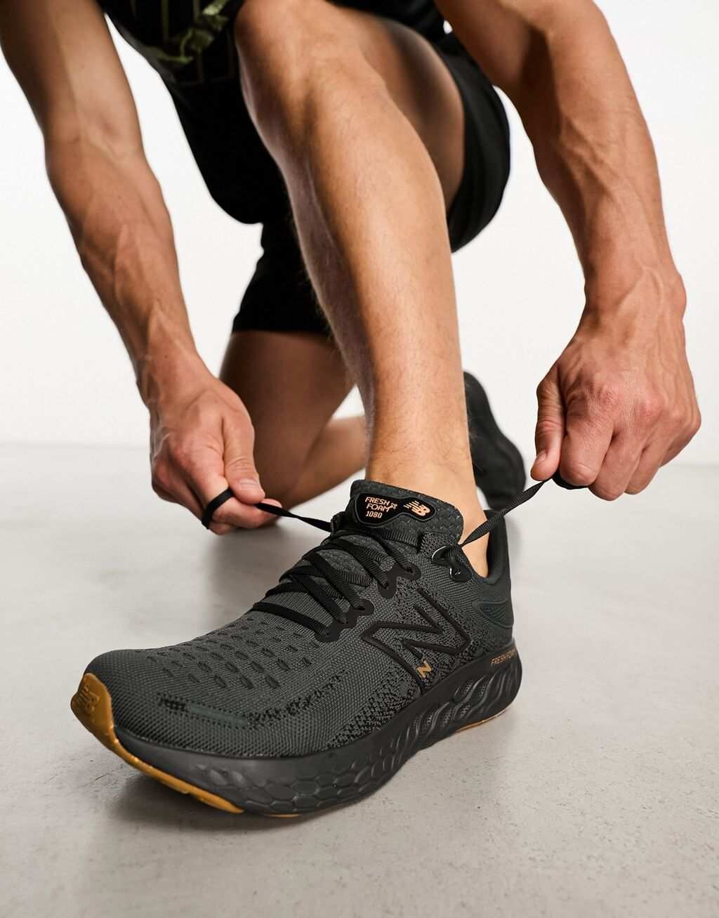 

Черные кроссовки New Balance Running 1080
