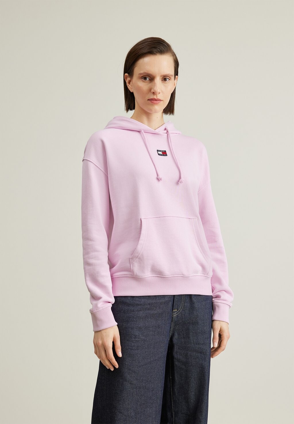 

Толстовка Tommy Jeans ТОЛСТОВКА С БЭДЖЕМ, цвет french orchid