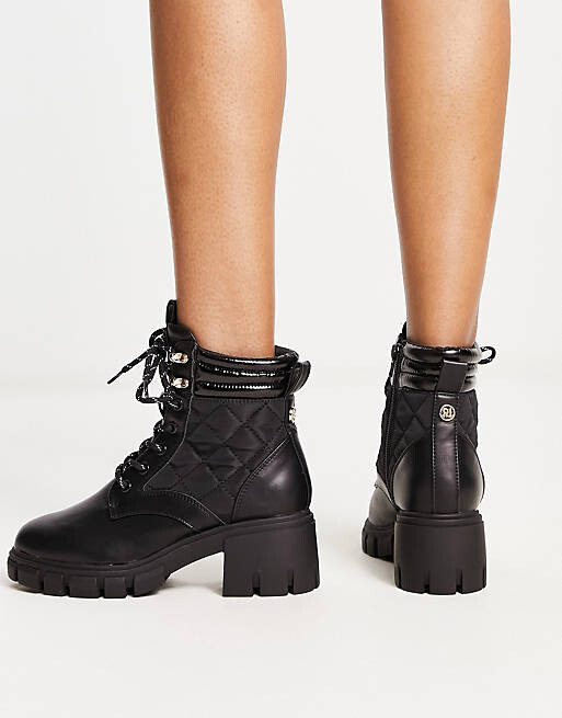 

Черные стеганые походные ботинки со шнуровкой River Island