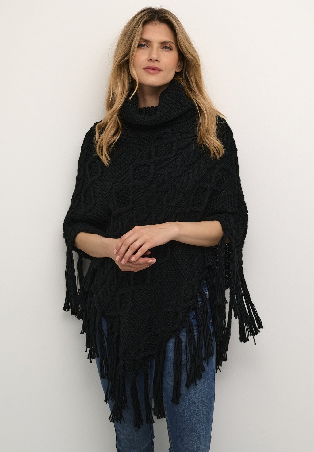 

Пончо Cream CRPILA PONCHO, цвет pitch black