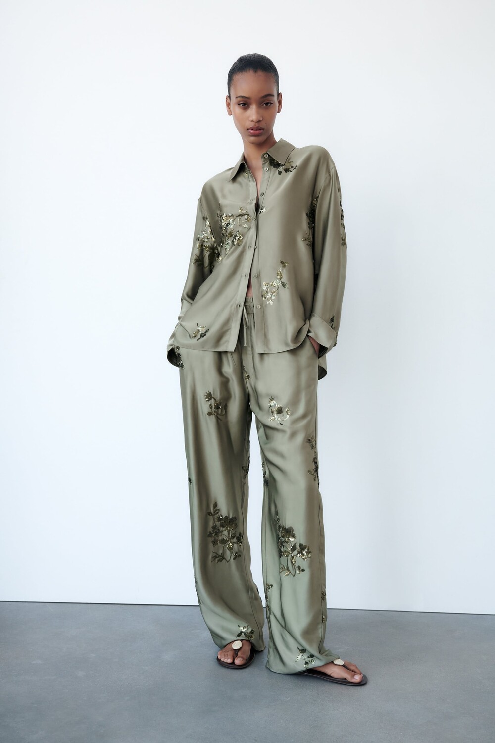 

Атласная рубашка с пайетками Zara, шалфей зеленый