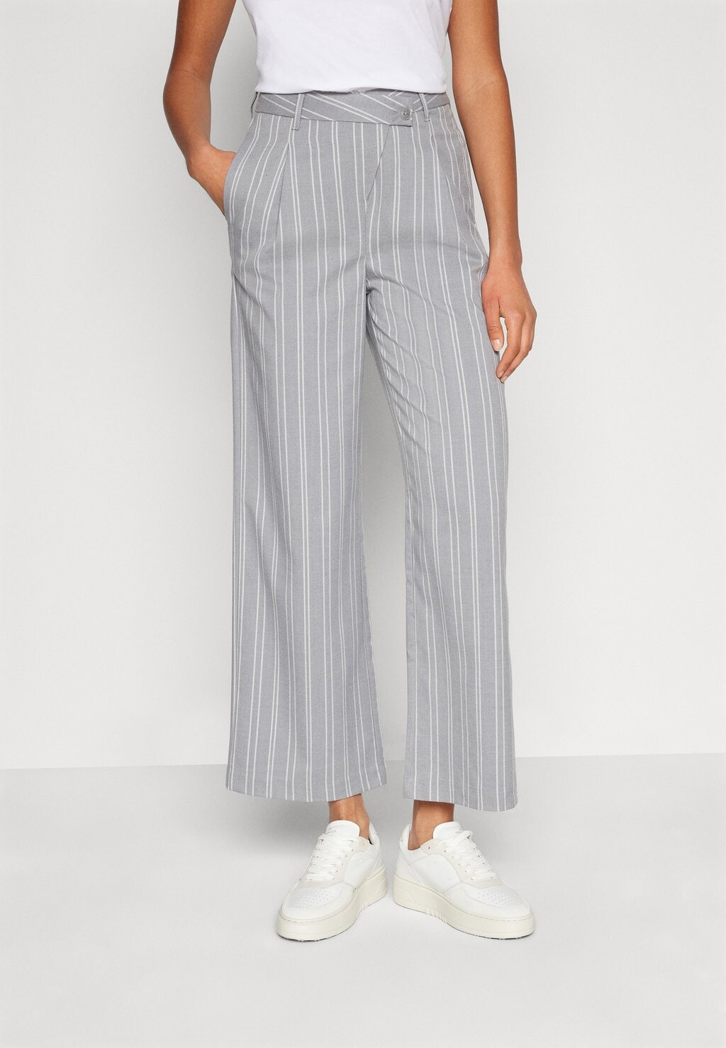

Брюки ONLY ONLDEVON WIDE PANT, цвет medium grey melange stripes:stripes