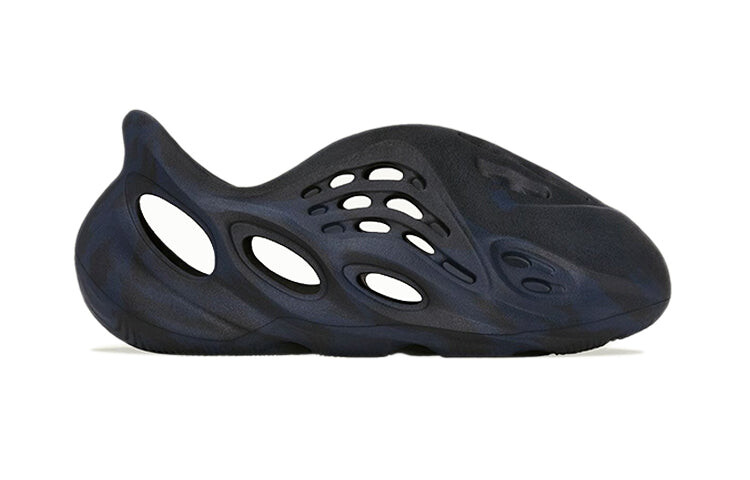 

Сандалии мужские Adidas Originals Yeezy Foam Runner BP, темно-синий
