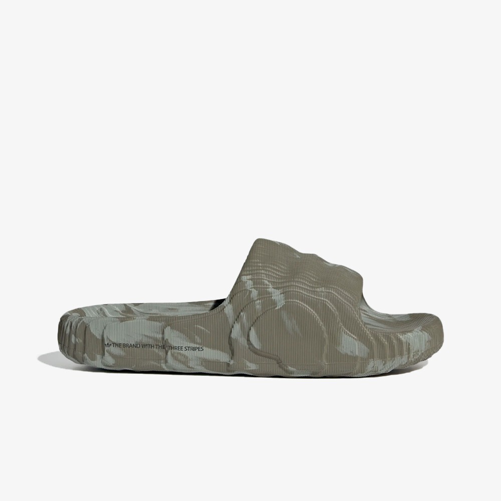 

Кроссовки Adilette 22 'Olive Strata' adidas, зеленый