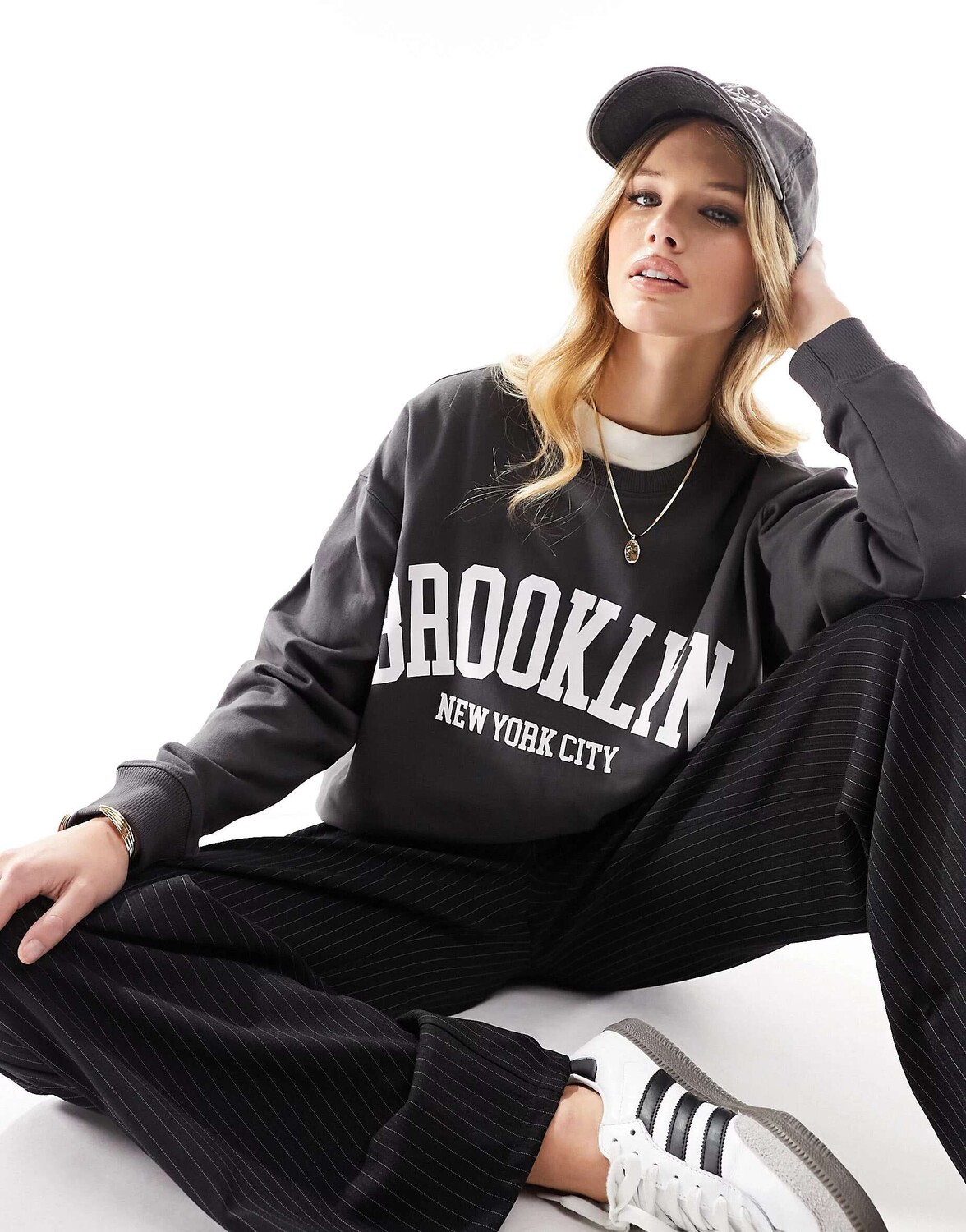 

Серый свитшот New Look Brooklyn