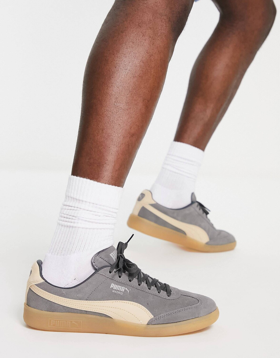 

Кроссовки Puma Madrid в темной тени