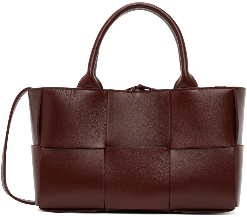 

Бордовая объемная сумка Mini Arco Bottega Veneta