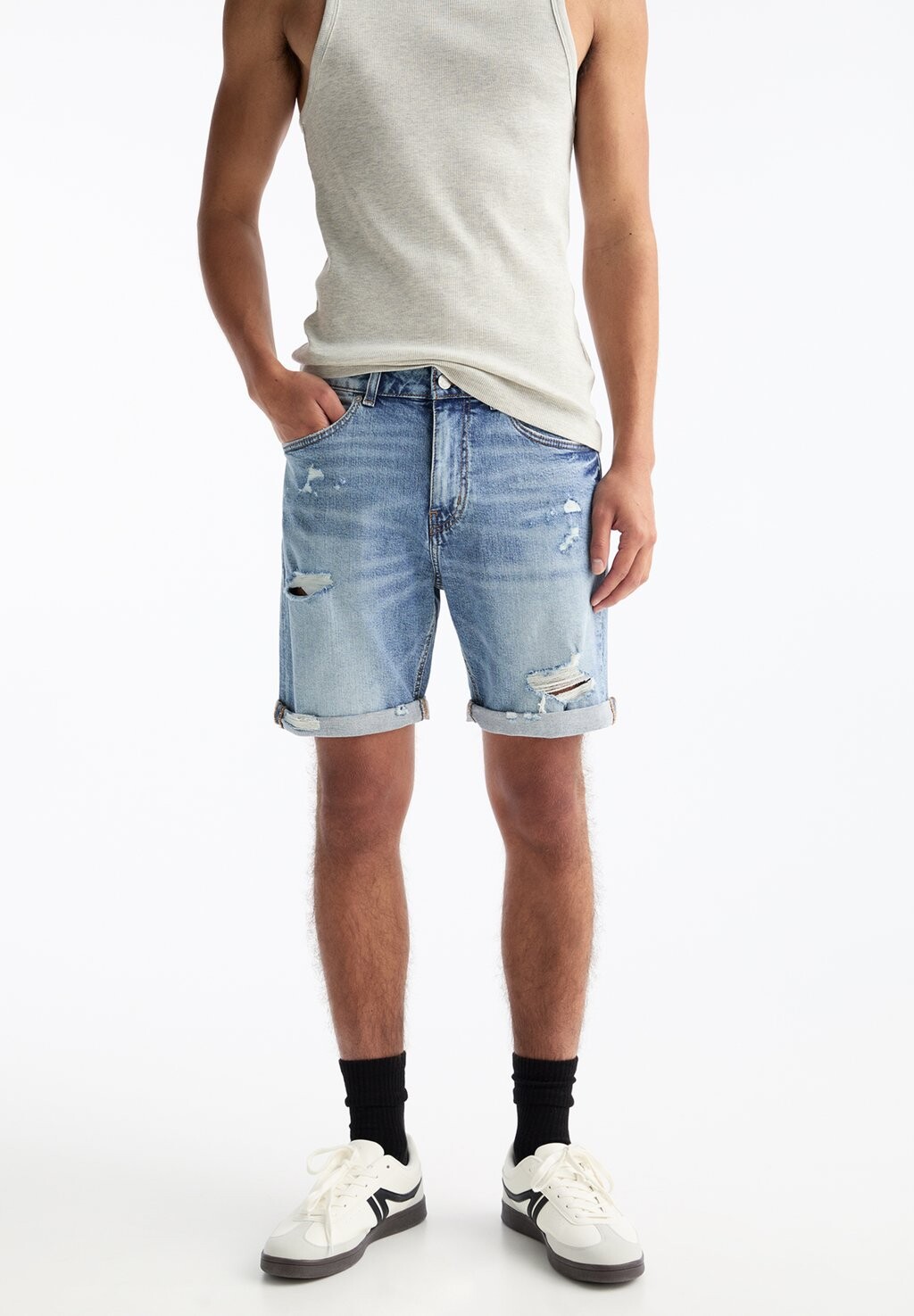 

Джинсовые шорты BERMUDA PULL&BEAR, синий