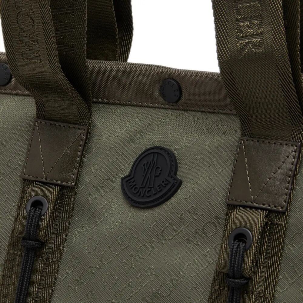 

Moncler Большая сумка Tech, зеленый