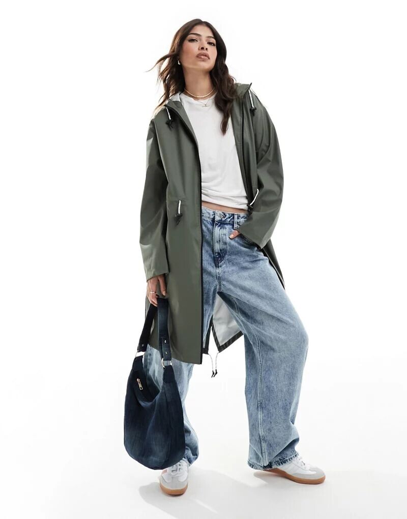 

Прорезиненная спортивная парка-дождевик цвета хаки ASOS