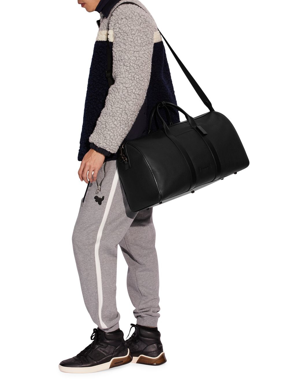 

Кожаная спортивная сумка COACH, черный