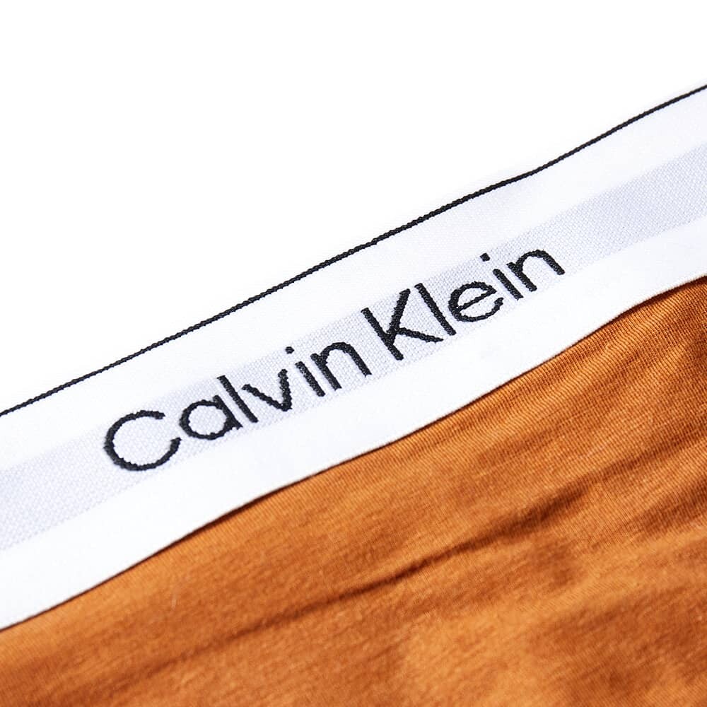 

стринги Calvin Klein