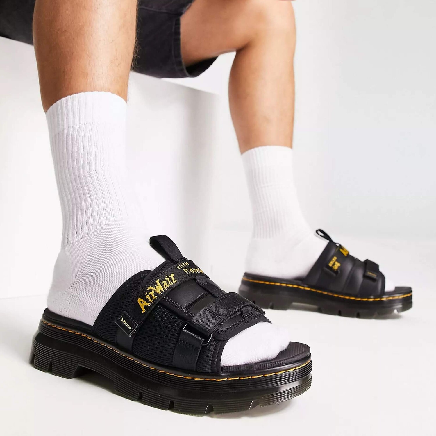 

Сланцы Dr. Martens Ayce, черный