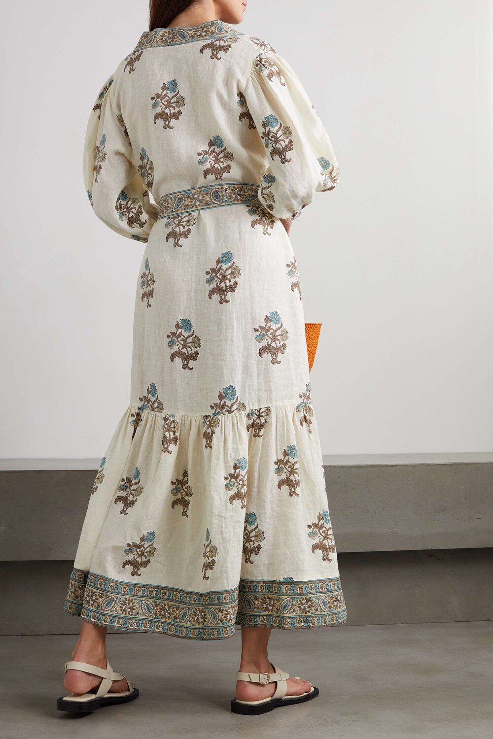 

HANNAH ARTWEAR платье макси Kiya с поясом и цветочным принтом, белый