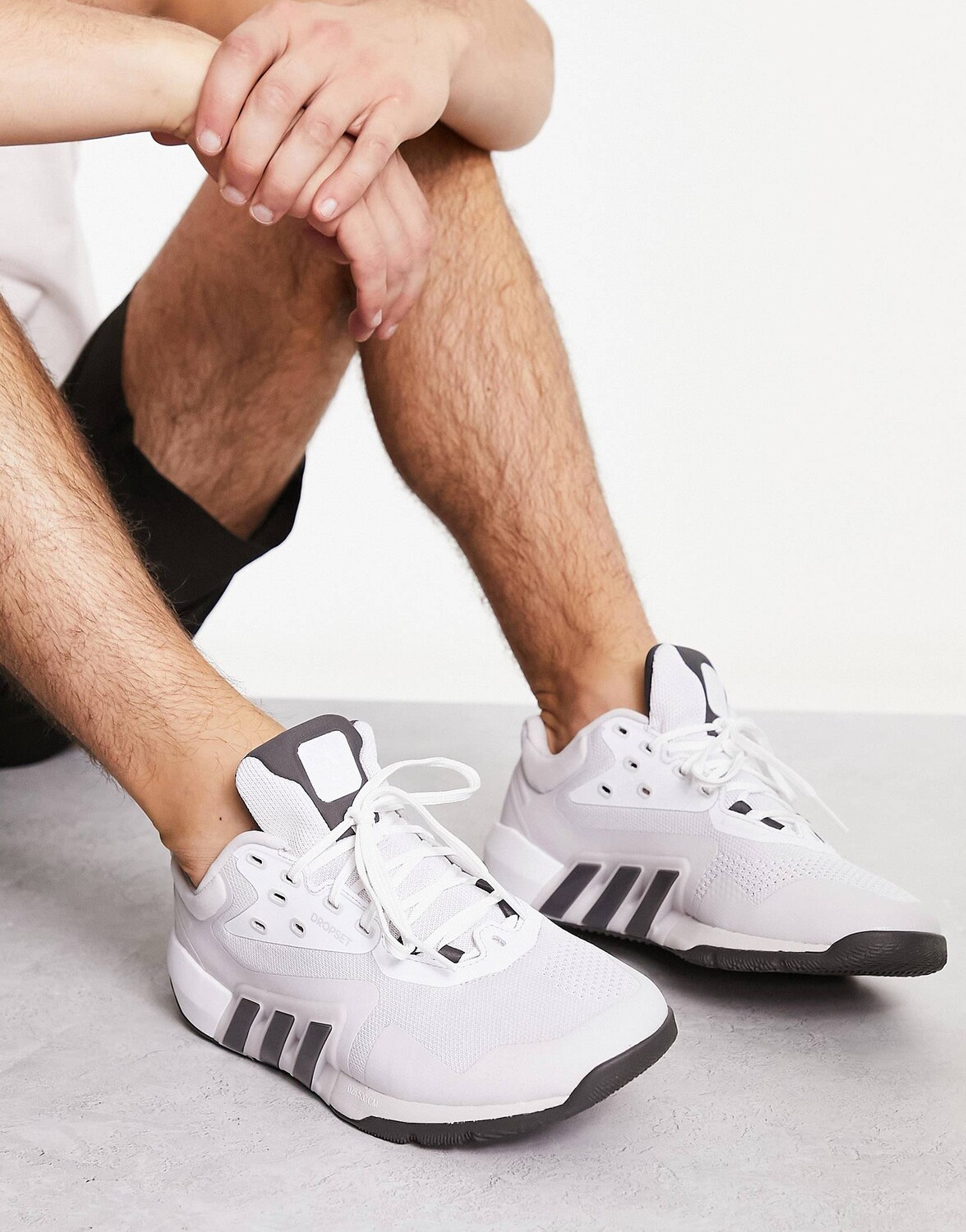 

Серые кроссовки adidas Training Dropset
