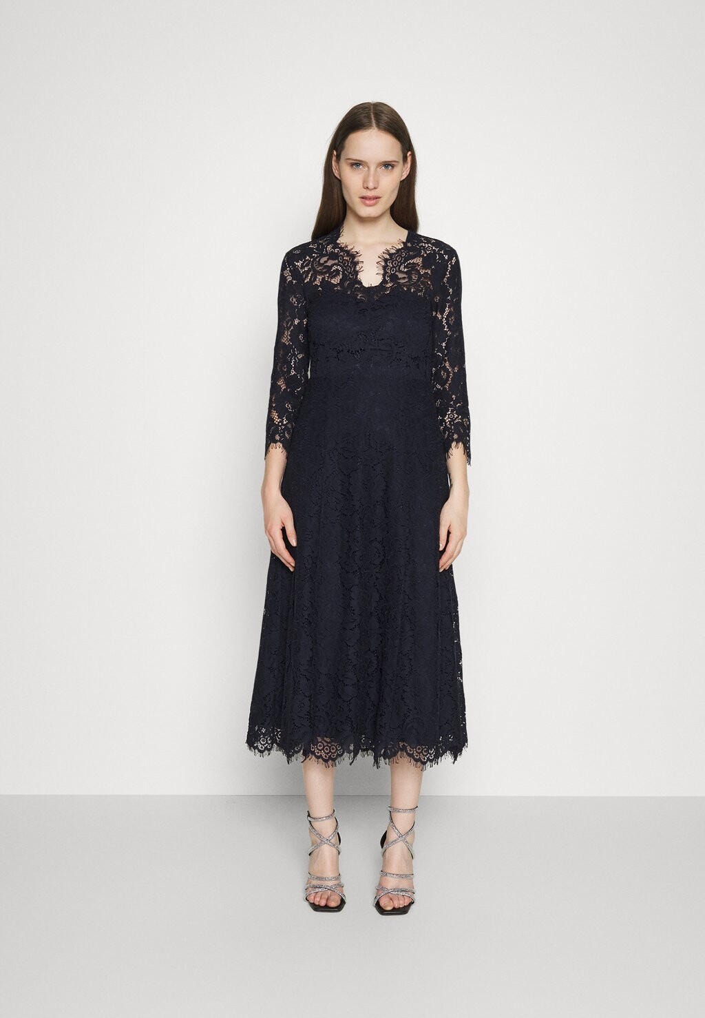 

Элегантное платье Madeleine IVY OAK, цвет navy blue