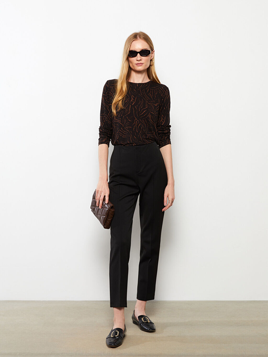 

Прямые женские брюки Slim Fit LC Waikiki Basic, Черный