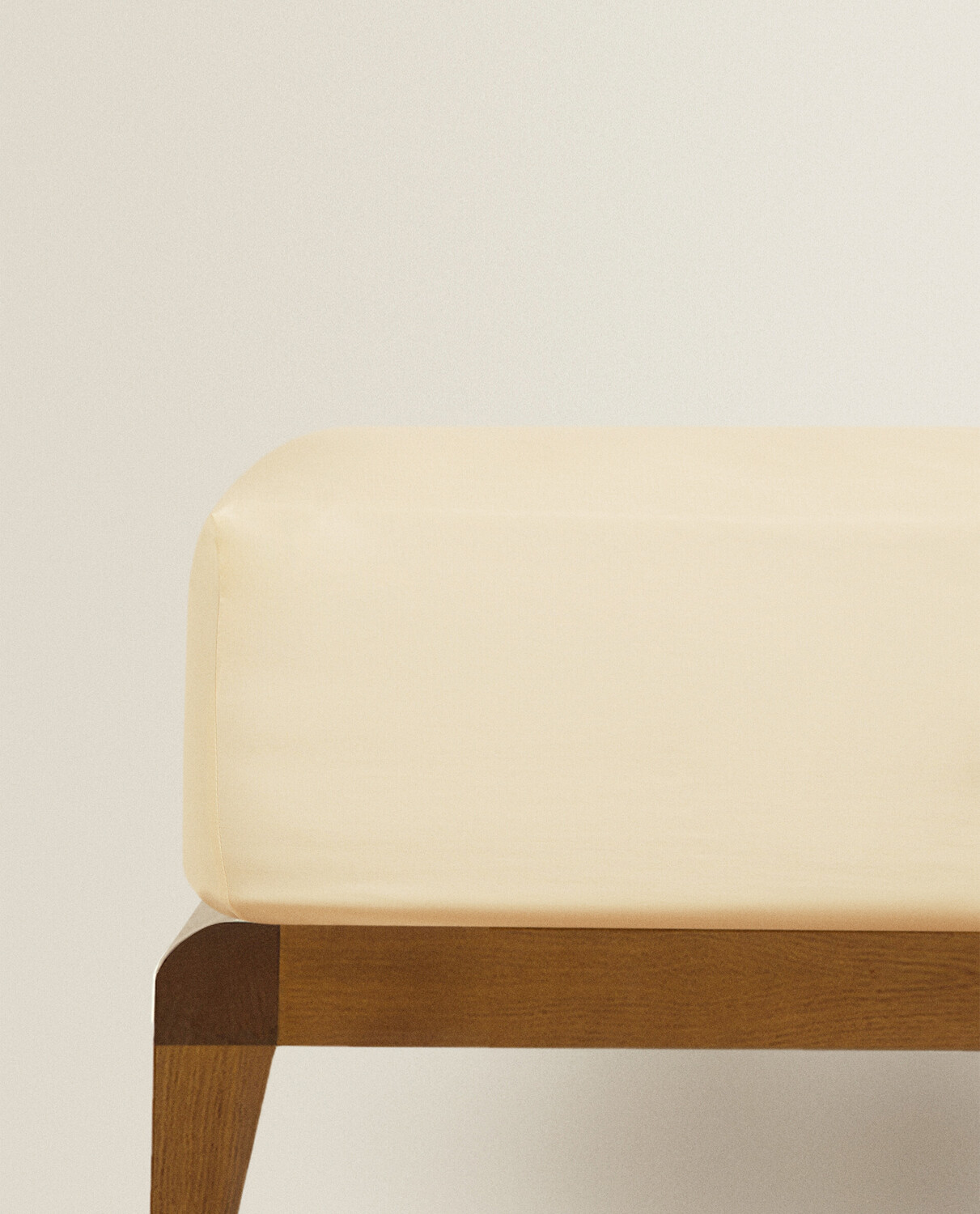 

Однотонная приталенная простынь Zara Home, желтый