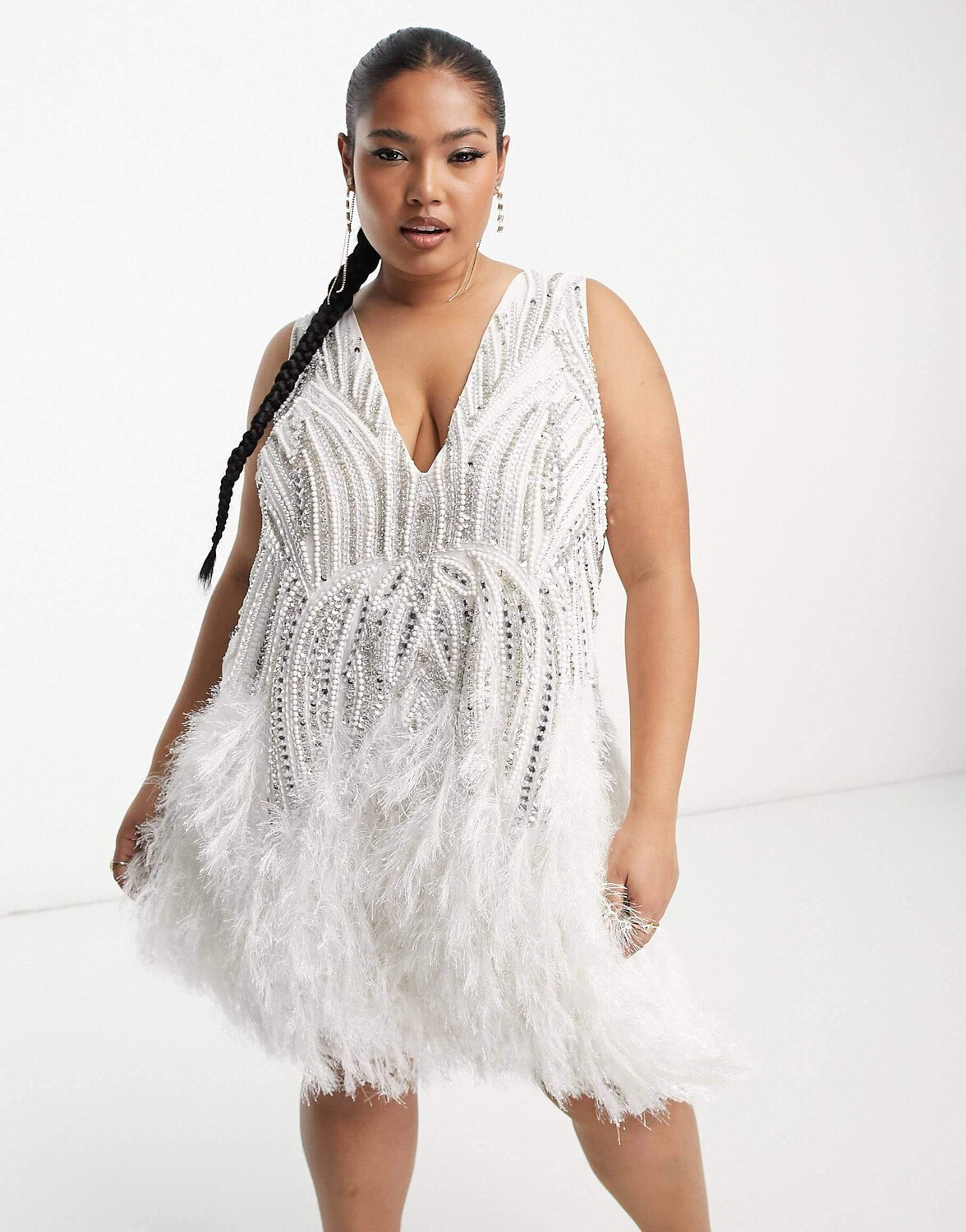 

Платье мини Asos Edition Curve Crystal And Bead With Faux Feather Hem, белый