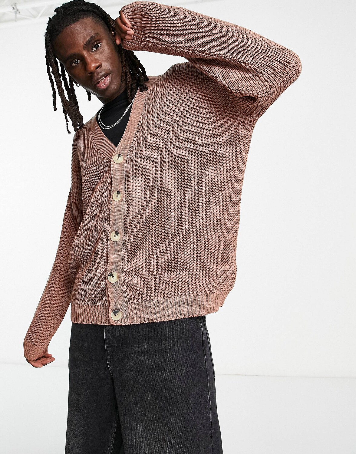 

Серо-коричневый вязаный свободный кардиган в рубчик ASOS DESIGN