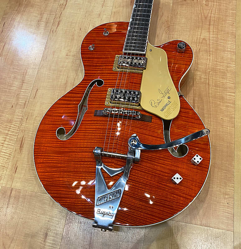 

Gretsch G6120TFM-BSNV Brian Setzer Signature Nashville Hollow Body Flame Maple - Оранжевое пятно