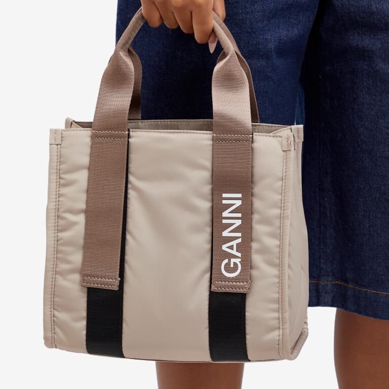

Сумка Ganni Recycled Tech Small Tote, светло-бежевый