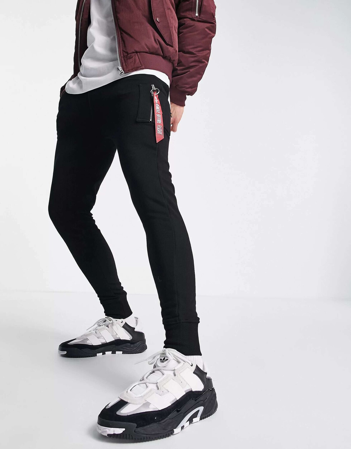 

Черные узкие джоггеры-карго Alpha Industries X-Fit