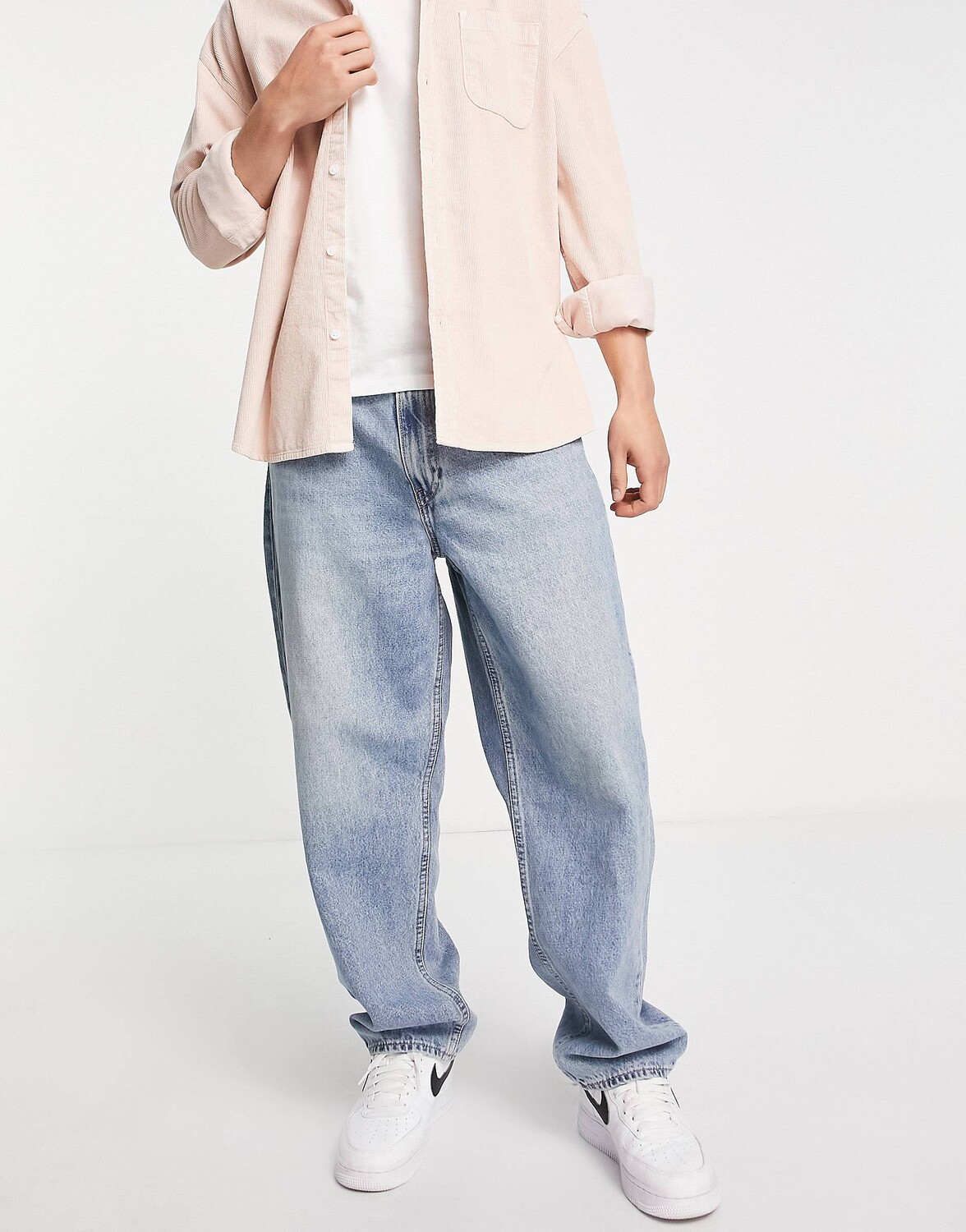 

Голубые зауженные джинсы Levi's stay
