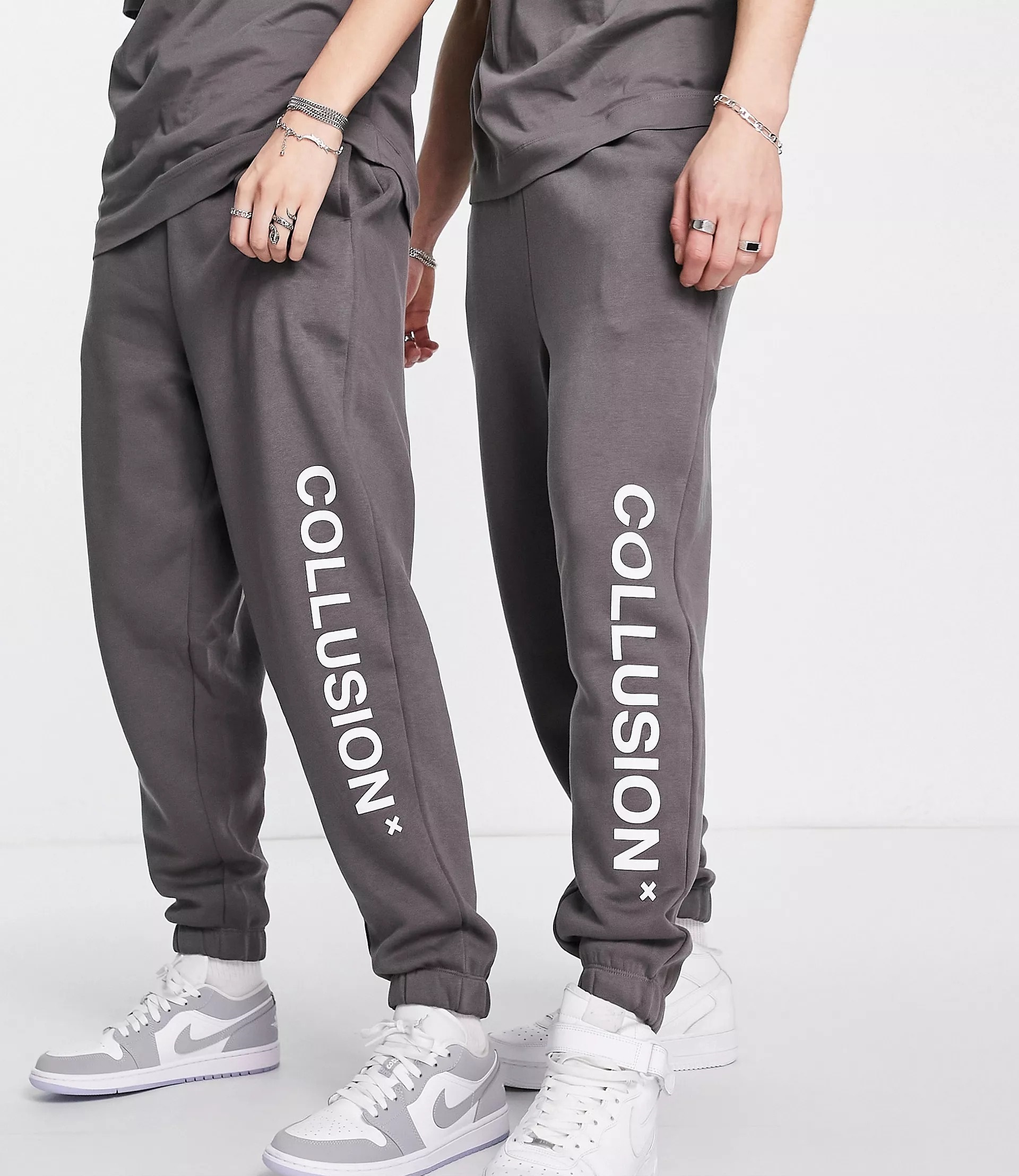 цена Спортивные брюки Collusion Unisex, темно-серый