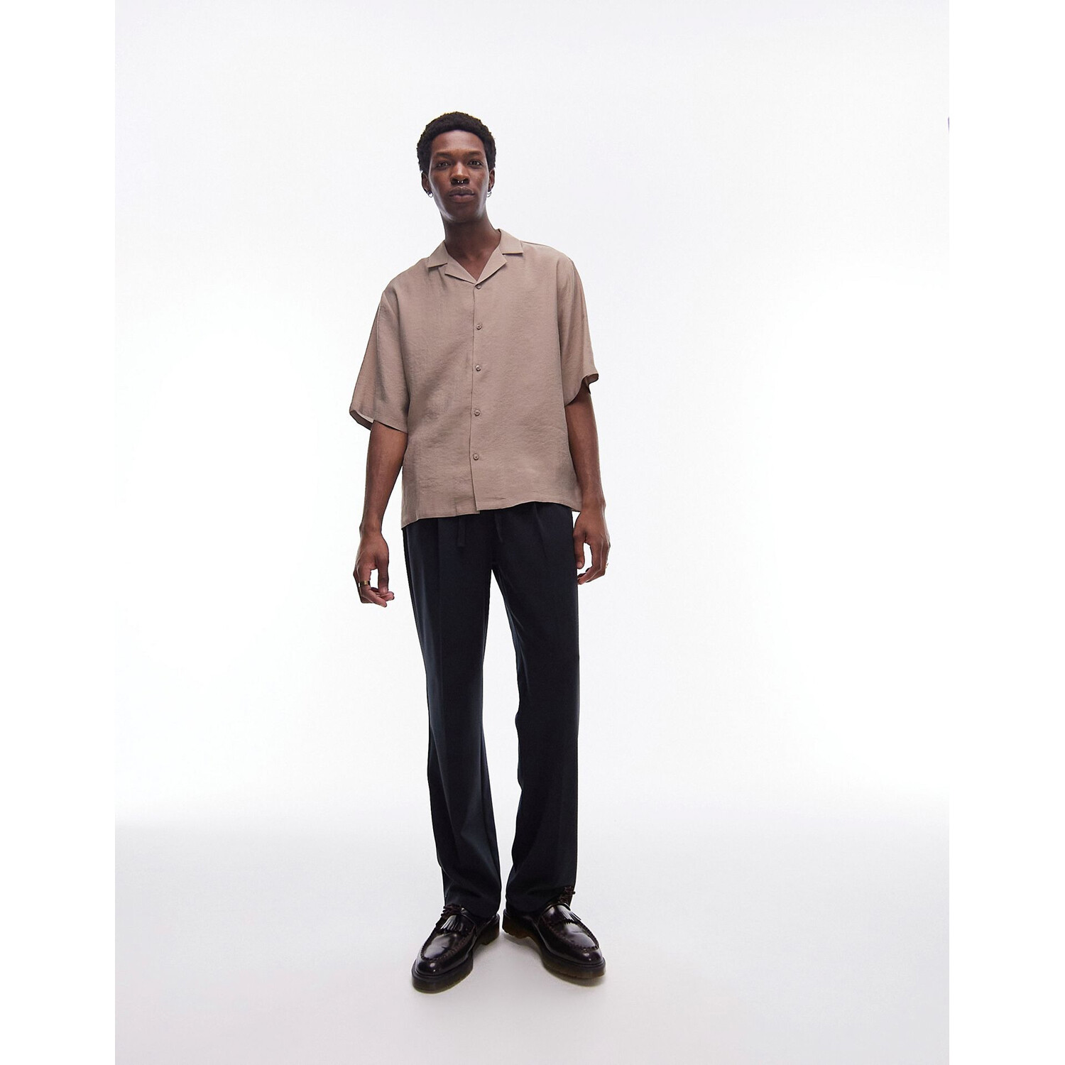 

Рубашка Topman Short Sleeve Relaxed Heavy Satin, светло-коричневый