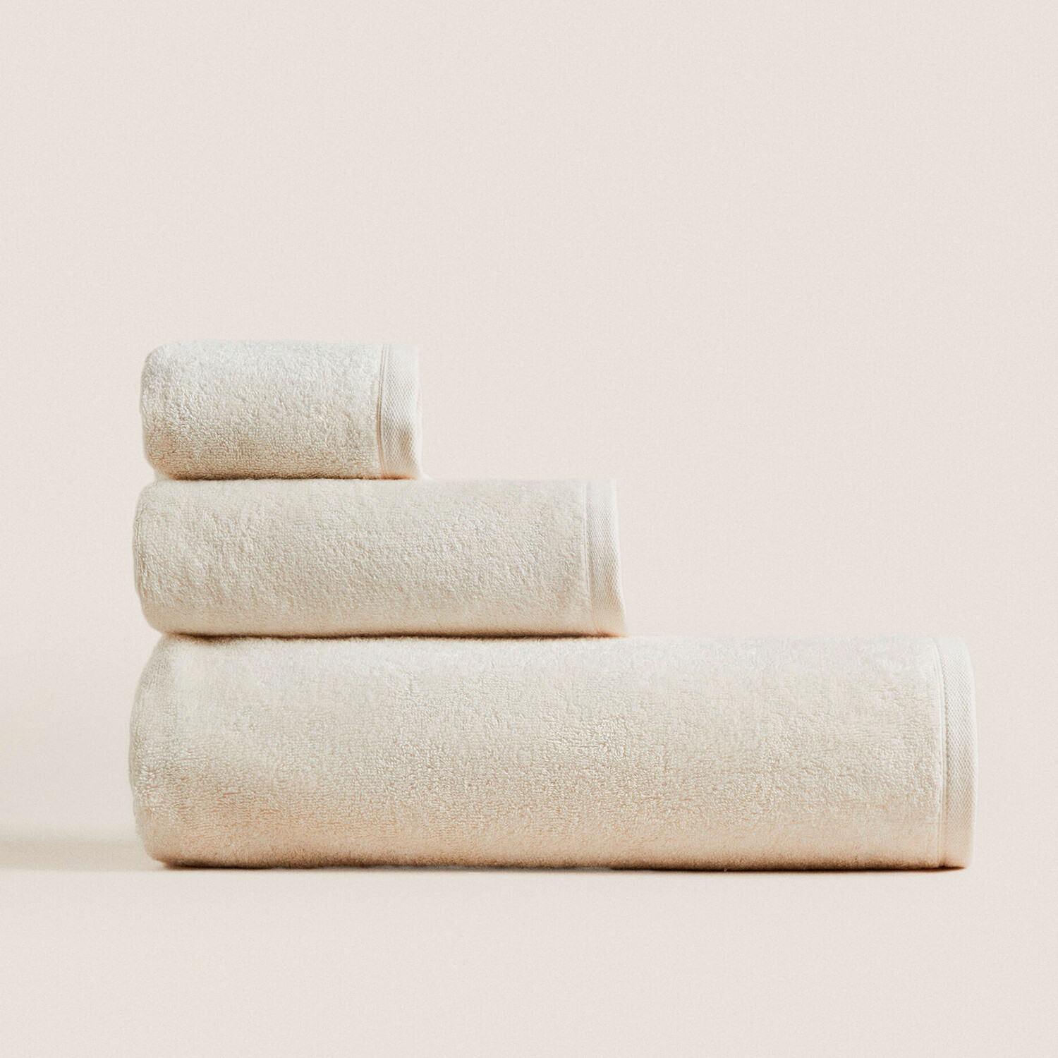 

Полотенце Zara Home Cotton And Silk, светло-бежевый