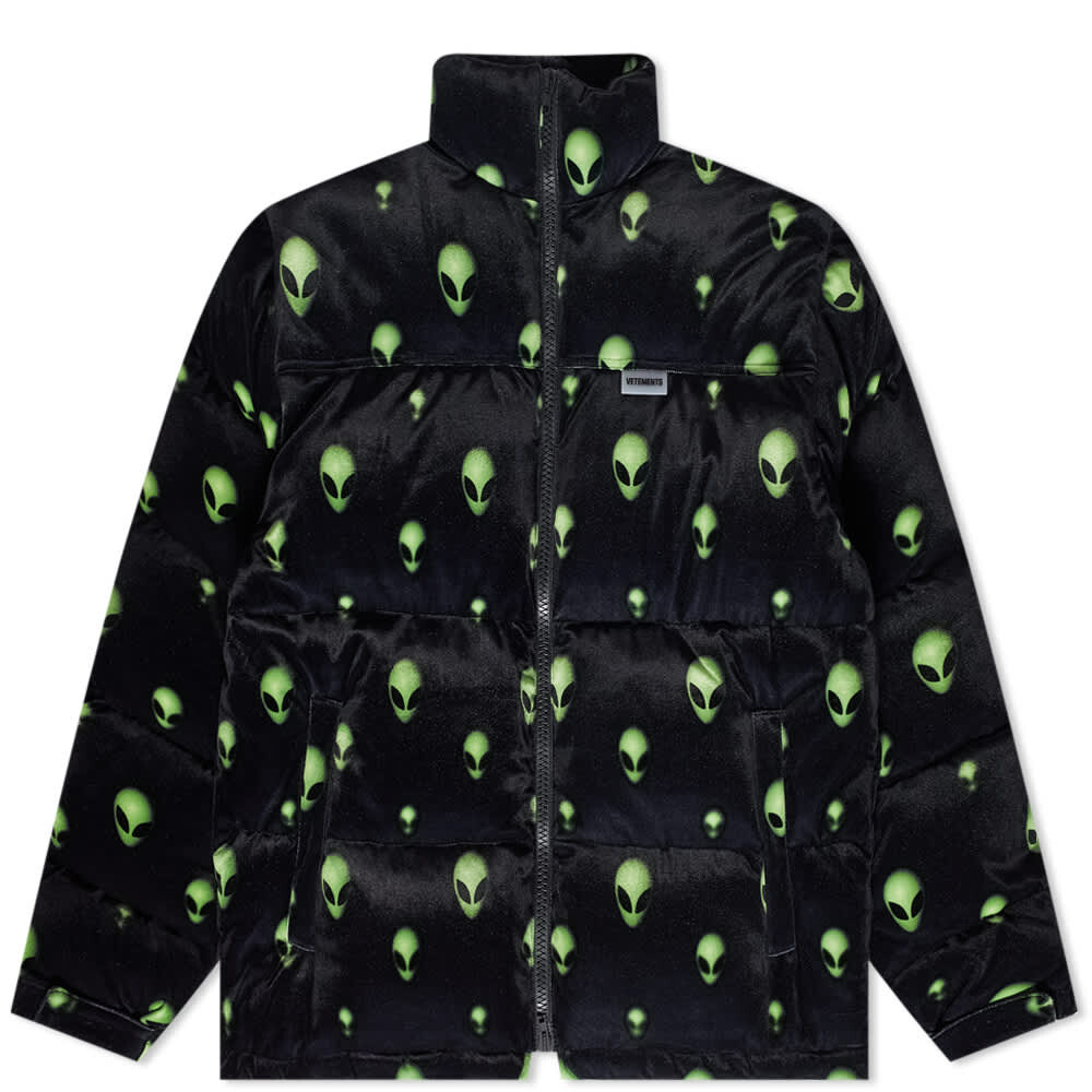 

Пуховик ETEMENTS Alien Vetements