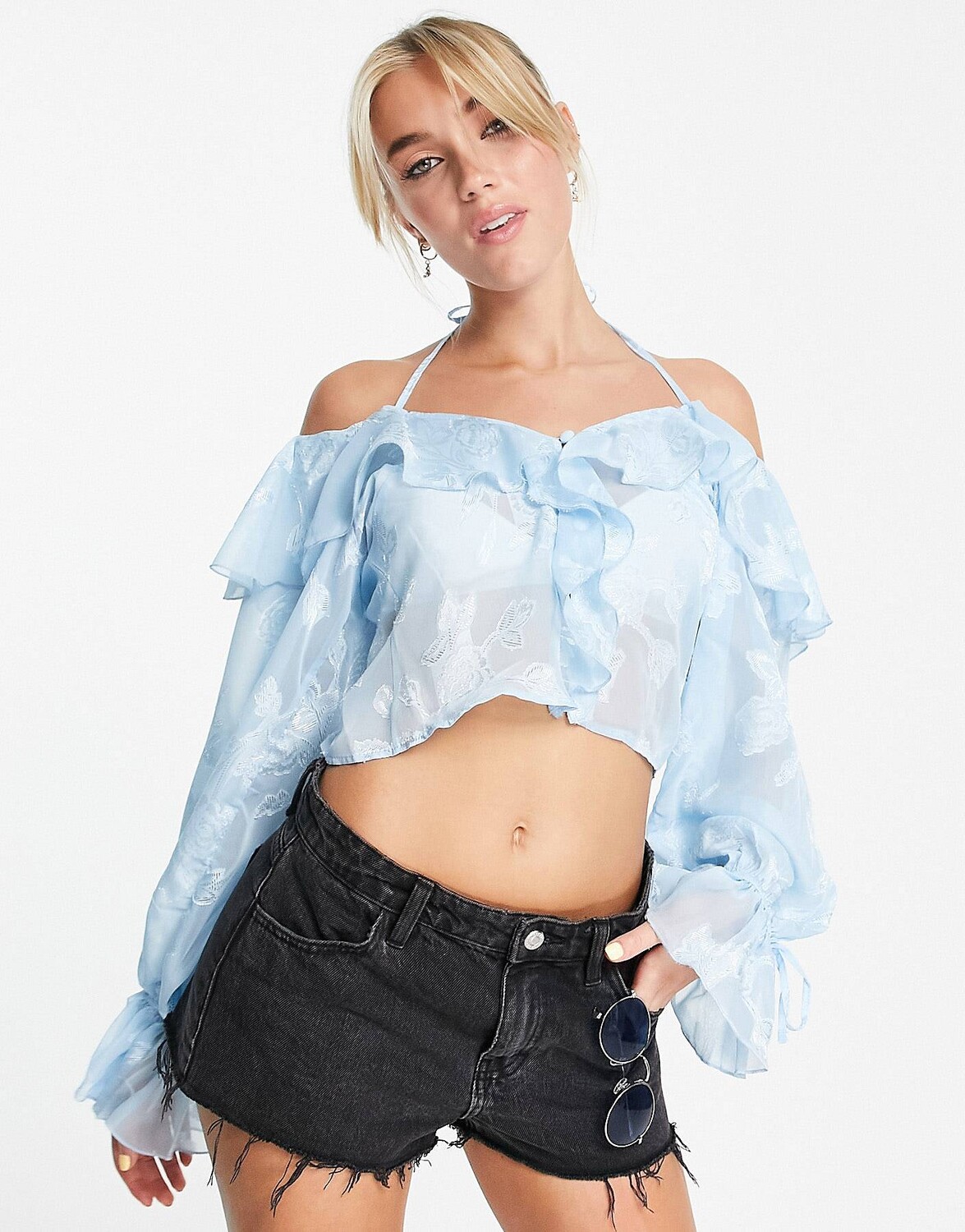

Прозрачная голубая жаккардовая блуза с рюшами и галстуком ASOS DESIGN