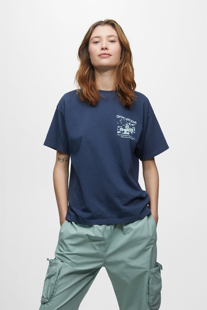 

Футболка с короткими рукавами и принтом Pull&Bear, бледный индиго
