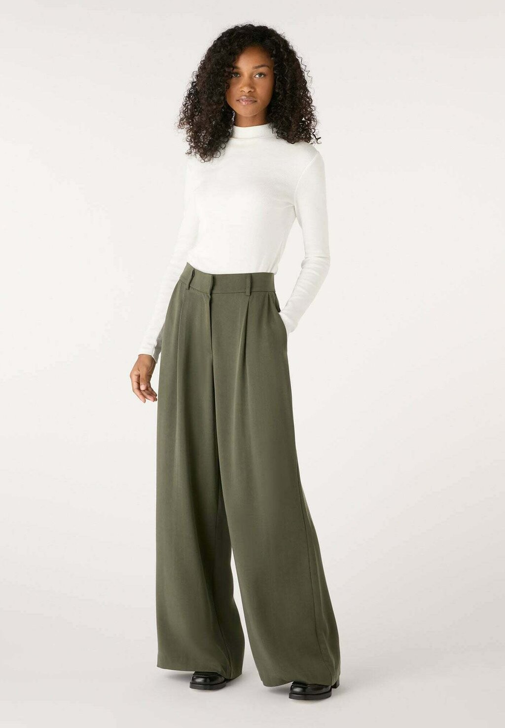 

Брюки CUMIN TROUSER OMNES, хаки