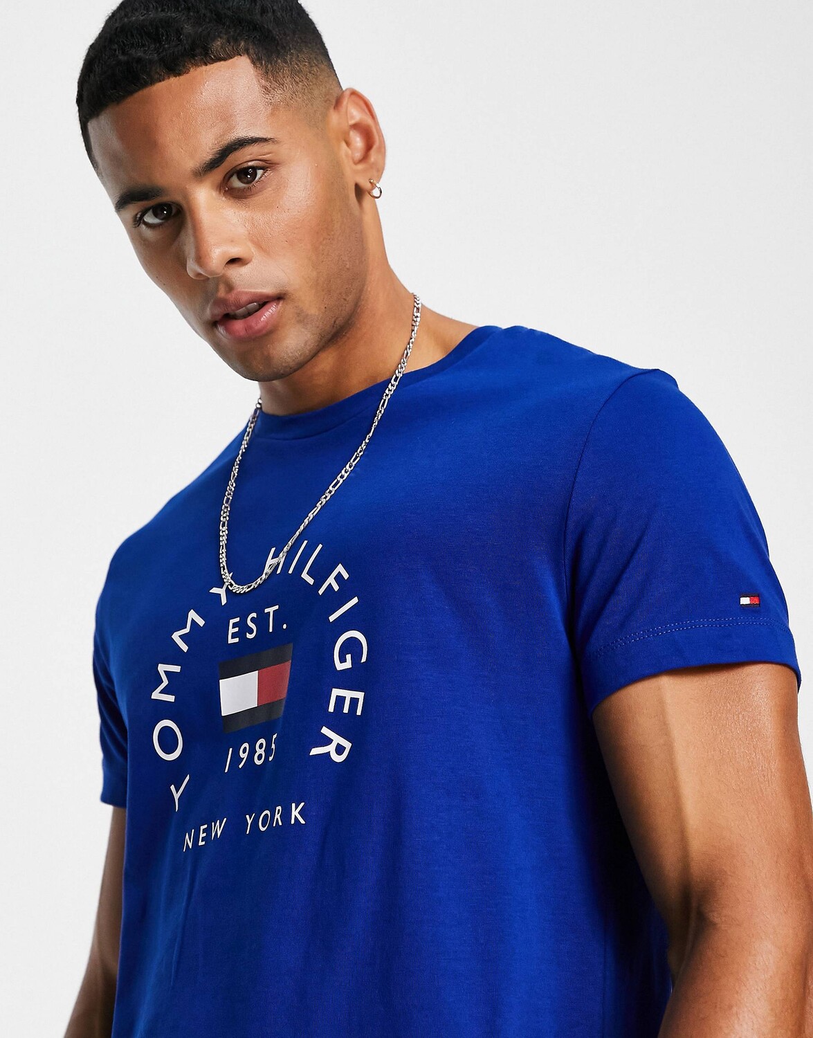

Темно-синяя хлопковая футболка с логотипом Tommy Hilfiger