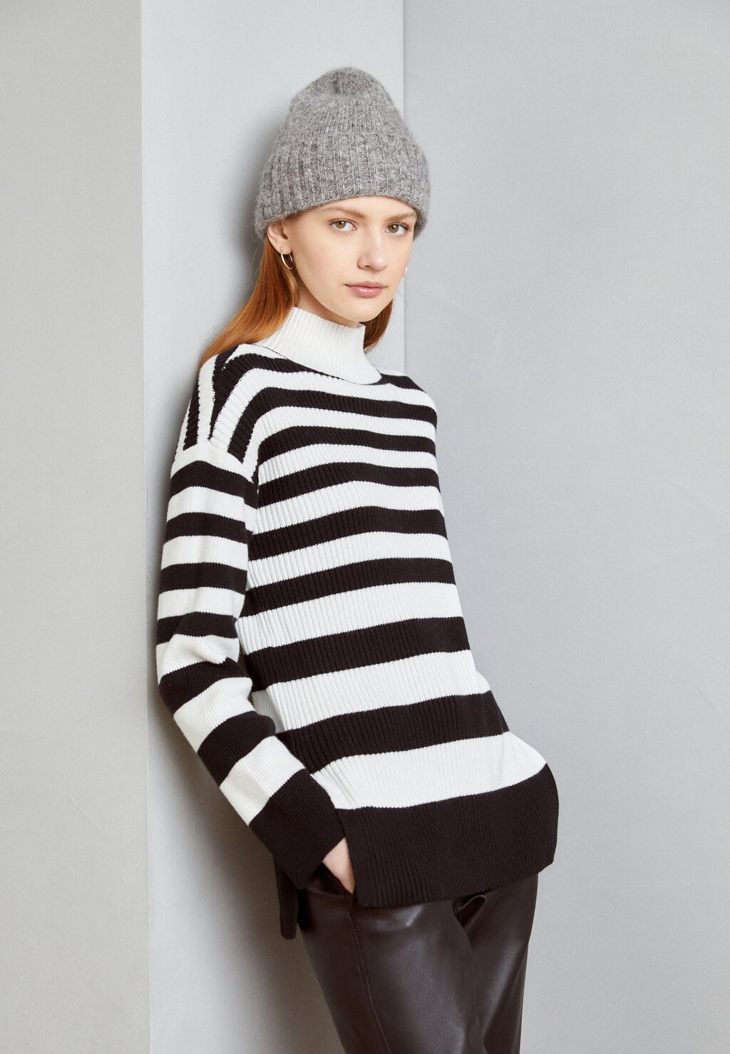 

Вязаный свитер Marks & Spencer, цвет black mix