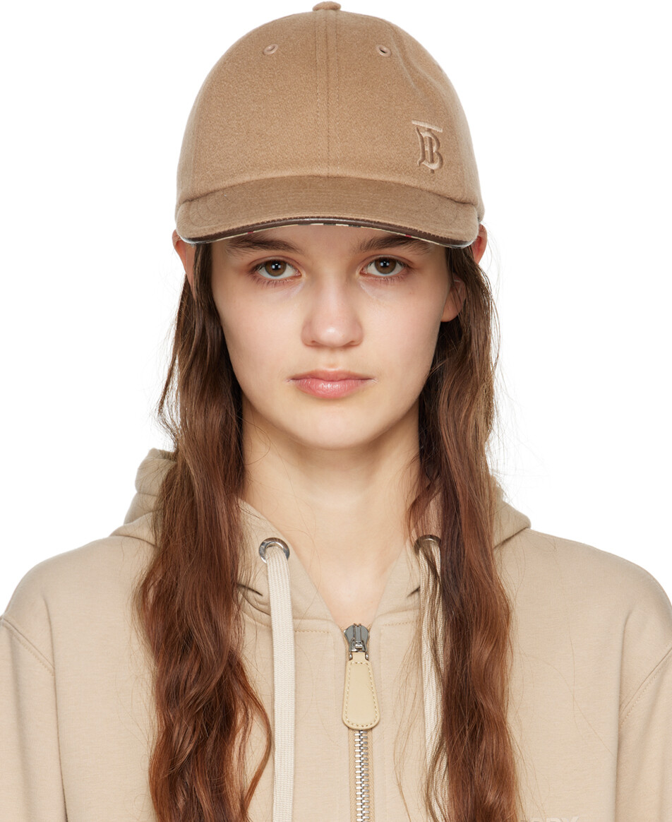 

Бежевая кепка с монограммой Burberry