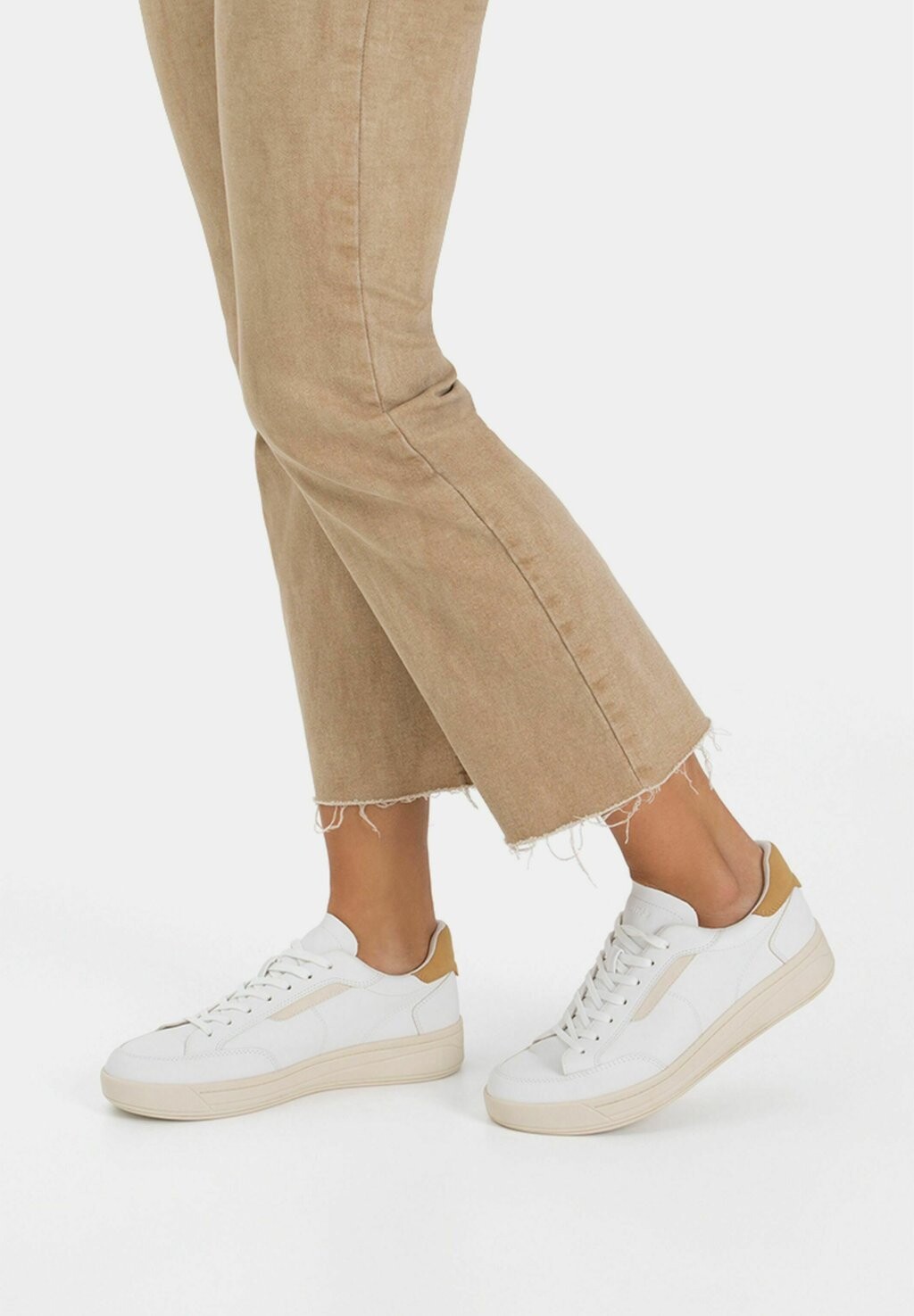 

Кроссовки Bershka, белый