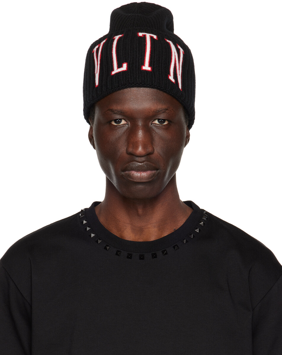 

Черная шапка 'VLTN' Valentino Garavani