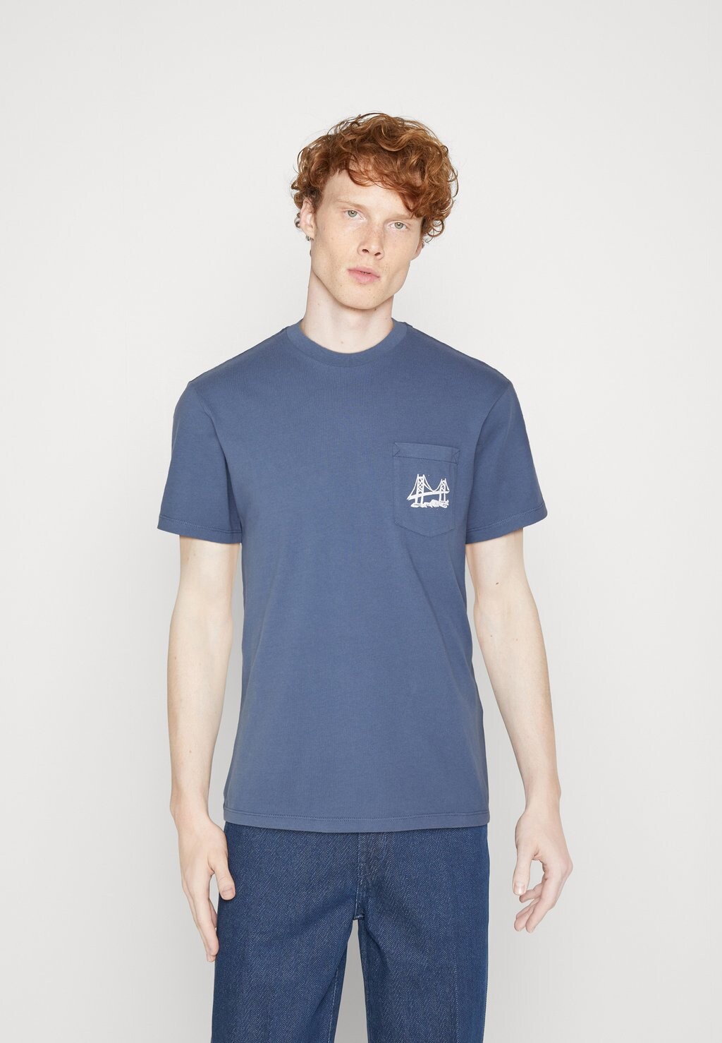 

Футболка с принтом LOGO POCKET TEE DOCKERS, цвет bridge vintage indigo
