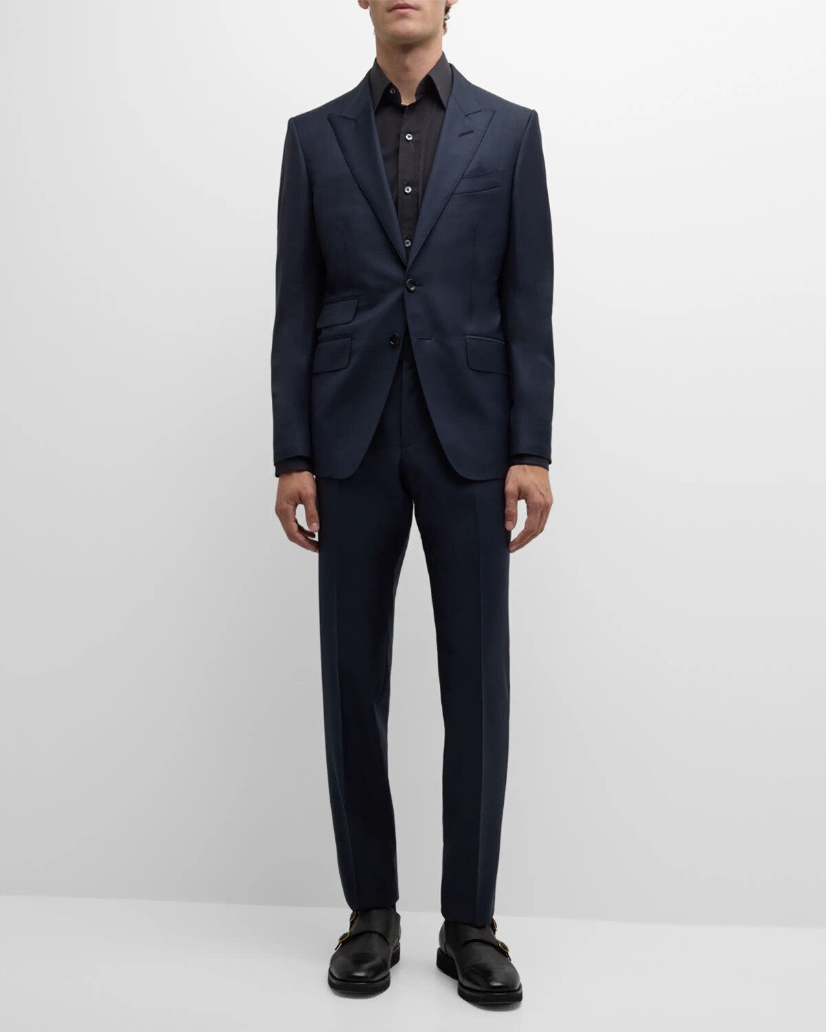 

Мужской костюм современного кроя из акульей кожи TOM FORD, цвет Dark Blue